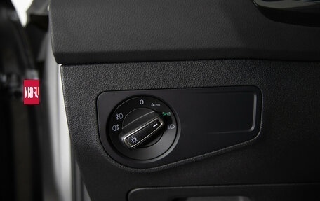 Volkswagen Tiguan II, 2019 год, 2 349 000 рублей, 18 фотография