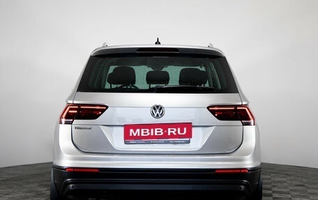 Volkswagen Tiguan II, 2019 год, 2 349 000 рублей, 6 фотография