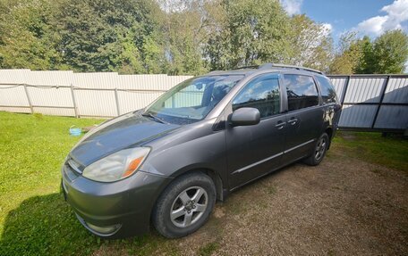 Toyota Sienna II рестайлинг, 2004 год, 755 000 рублей, 12 фотография
