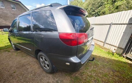 Toyota Sienna II рестайлинг, 2004 год, 755 000 рублей, 13 фотография