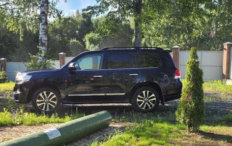 Toyota Land Cruiser 200, 2018 год, 5 300 000 рублей, 5 фотография