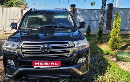 Toyota Land Cruiser 200, 2018 год, 5 300 000 рублей, 3 фотография