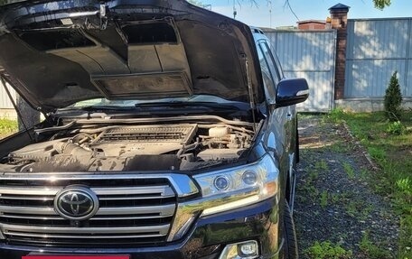Toyota Land Cruiser 200, 2018 год, 5 300 000 рублей, 4 фотография