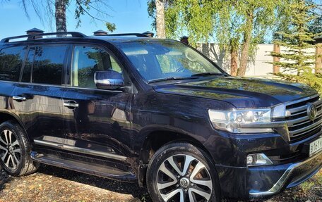 Toyota Land Cruiser 200, 2018 год, 5 300 000 рублей, 9 фотография