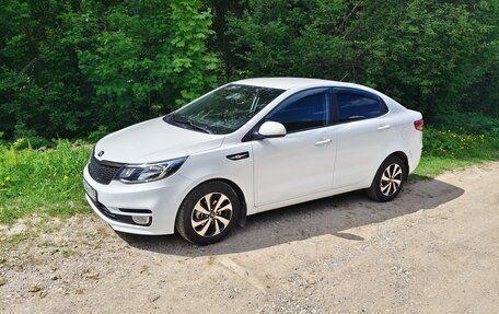 KIA Rio III рестайлинг, 2015 год, 950 000 рублей, 2 фотография
