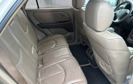 Lexus RX IV рестайлинг, 2000 год, 650 000 рублей, 6 фотография