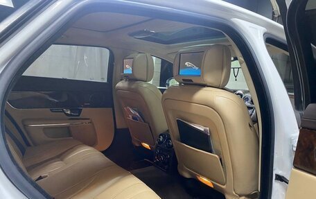 Jaguar XJ IV (X351), 2011 год, 2 300 000 рублей, 7 фотография