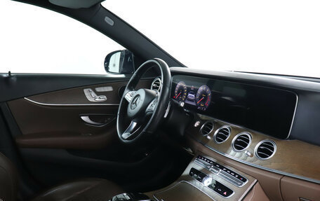 Mercedes-Benz E-Класс, 2017 год, 3 999 000 рублей, 9 фотография