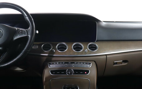 Mercedes-Benz E-Класс, 2017 год, 3 999 000 рублей, 14 фотография