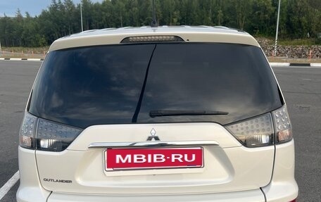 Mitsubishi Outlander III рестайлинг 3, 2010 год, 1 200 000 рублей, 9 фотография