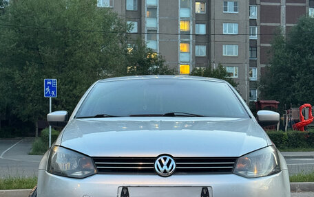 Volkswagen Polo VI (EU Market), 2011 год, 720 000 рублей, 2 фотография