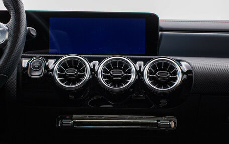 Mercedes-Benz CLA, 2021 год, 3 690 000 рублей, 14 фотография
