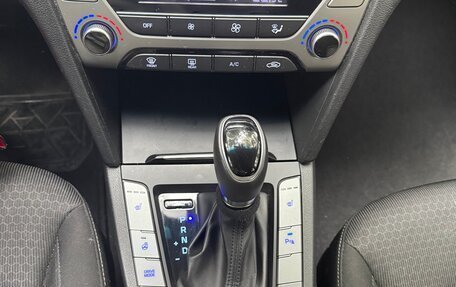 Hyundai Elantra VI рестайлинг, 2018 год, 1 700 000 рублей, 7 фотография
