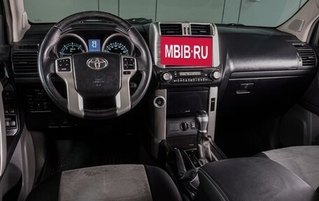 Toyota Land Cruiser Prado 150 рестайлинг 2, 2010 год, 2 399 000 рублей, 6 фотография