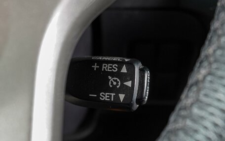 Toyota Land Cruiser Prado 150 рестайлинг 2, 2010 год, 2 399 000 рублей, 24 фотография