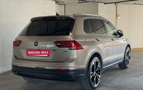 Volkswagen Tiguan II, 2021 год, 3 100 000 рублей, 3 фотография
