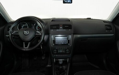 Skoda Yeti I рестайлинг, 2017 год, 1 488 000 рублей, 7 фотография