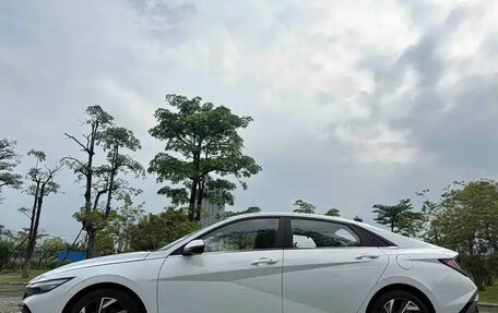 Hyundai Elantra, 2023 год, 1 750 000 рублей, 7 фотография