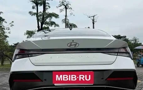 Hyundai Elantra, 2023 год, 1 750 000 рублей, 5 фотография