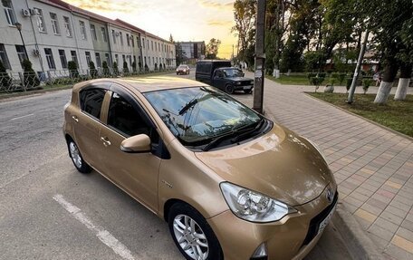 Toyota Aqua I, 2012 год, 750 000 рублей, 1 фотография