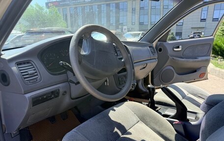 KIA Magentis I, 2002 год, 270 000 рублей, 11 фотография