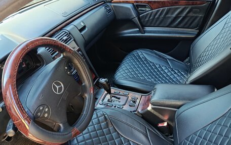 Mercedes-Benz E-Класс, 2001 год, 630 000 рублей, 12 фотография