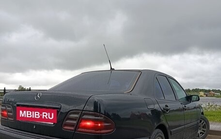 Mercedes-Benz E-Класс, 2001 год, 630 000 рублей, 3 фотография
