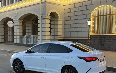 Hyundai Solaris II рестайлинг, 2022 год, 1 750 000 рублей, 4 фотография