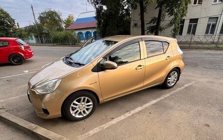 Toyota Aqua I, 2012 год, 750 000 рублей, 6 фотография