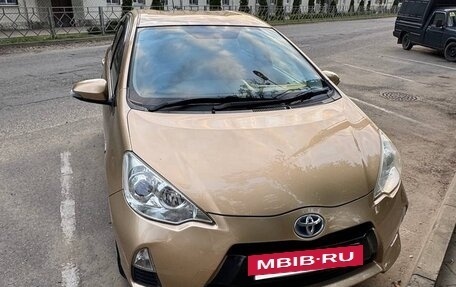Toyota Aqua I, 2012 год, 750 000 рублей, 2 фотография