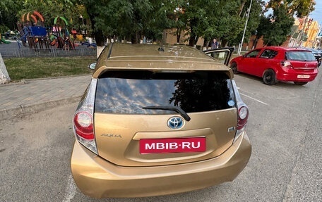 Toyota Aqua I, 2012 год, 750 000 рублей, 3 фотография