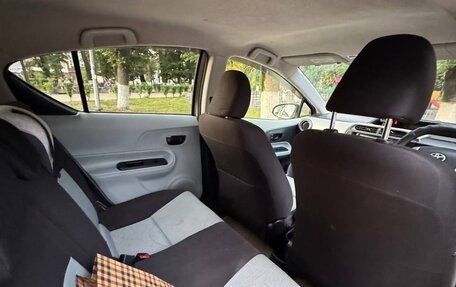 Toyota Aqua I, 2012 год, 750 000 рублей, 11 фотография