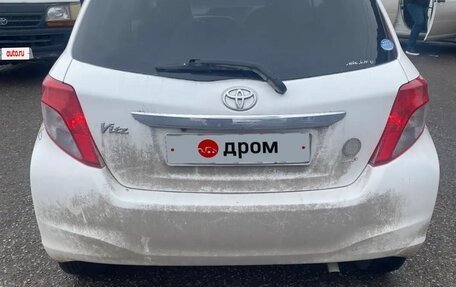 Toyota Vitz, 2013 год, 640 000 рублей, 2 фотография