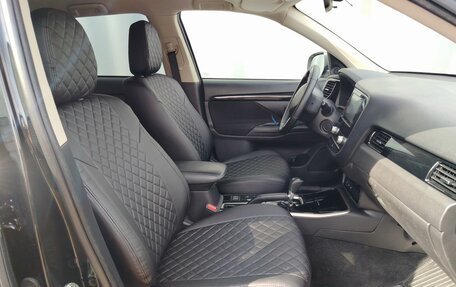Mitsubishi Outlander III рестайлинг 3, 2020 год, 1 799 000 рублей, 12 фотография