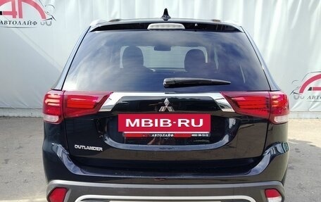 Mitsubishi Outlander III рестайлинг 3, 2020 год, 1 799 000 рублей, 7 фотография