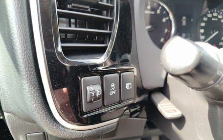 Mitsubishi Outlander III рестайлинг 3, 2020 год, 1 799 000 рублей, 16 фотография