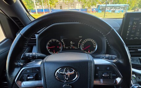 Toyota Land Cruiser, 2022 год, 10 800 000 рублей, 18 фотография
