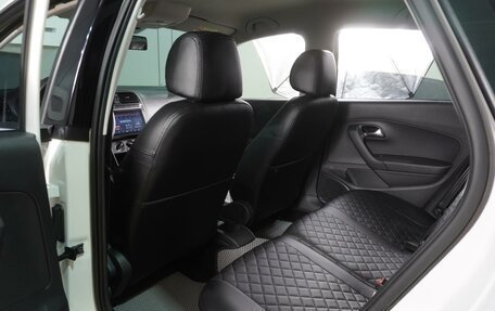 Volkswagen Polo VI (EU Market), 2011 год, 944 000 рублей, 11 фотография
