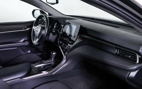 Toyota Camry, 2021 год, 2 099 000 рублей, 10 фотография