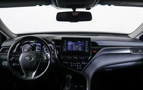 Toyota Camry, 2021 год, 2 099 000 рублей, 14 фотография