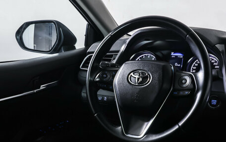 Toyota Camry, 2021 год, 2 099 000 рублей, 12 фотография