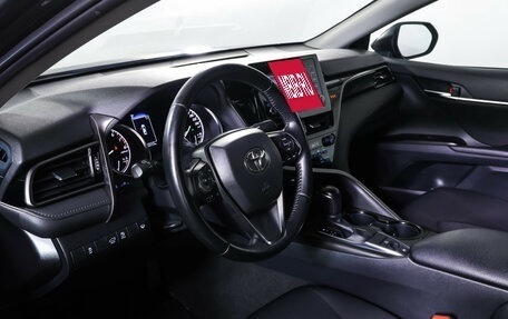Toyota Camry, 2021 год, 2 099 000 рублей, 15 фотография