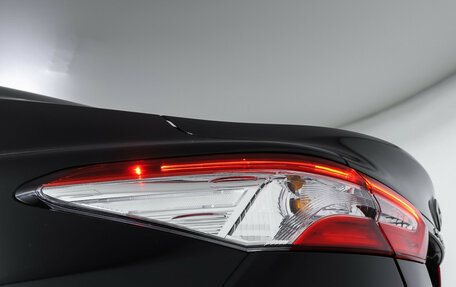 Toyota Camry, 2021 год, 2 099 000 рублей, 19 фотография