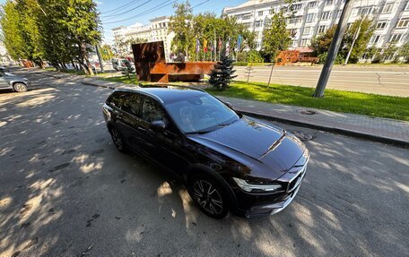 Volvo V90 Cross Country I рестайлинг, 2019 год, 3 000 000 рублей, 10 фотография