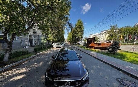 Volvo V90 Cross Country I рестайлинг, 2019 год, 3 000 000 рублей, 2 фотография