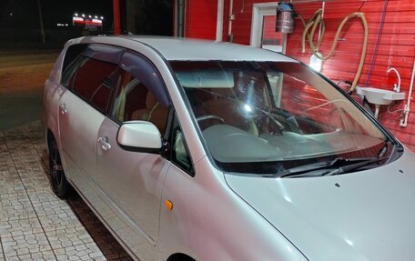 Toyota Ipsum II, 2003 год, 950 000 рублей, 2 фотография