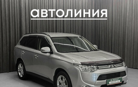 Mitsubishi Outlander III рестайлинг 3, 2013 год, 1 450 000 рублей, 3 фотография