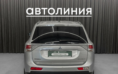 Mitsubishi Outlander III рестайлинг 3, 2013 год, 1 450 000 рублей, 6 фотография