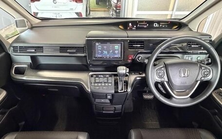 Honda Stepwgn IV, 2019 год, 2 372 700 рублей, 13 фотография