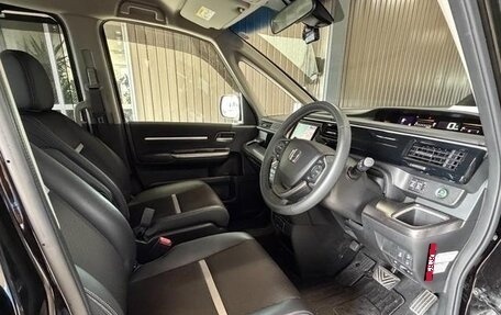 Honda Stepwgn IV, 2019 год, 2 372 700 рублей, 16 фотография